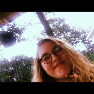 Meet your Posher, Gloria